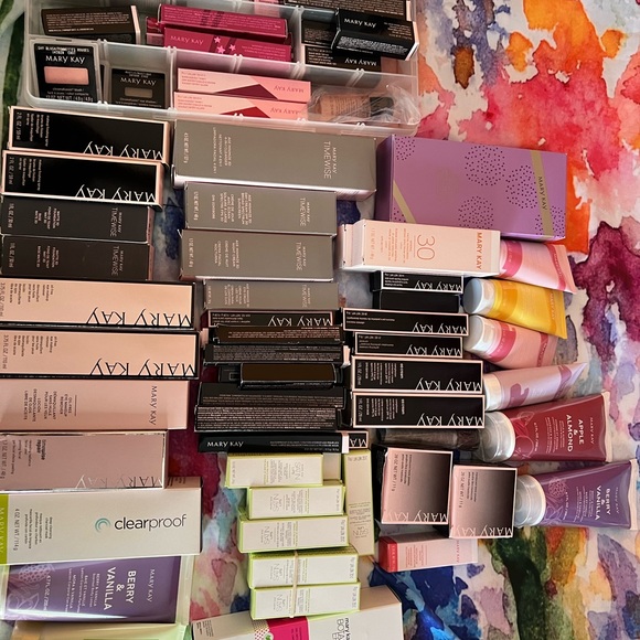♥️MARY KAY SKIN CARE - Picture 1 of 1